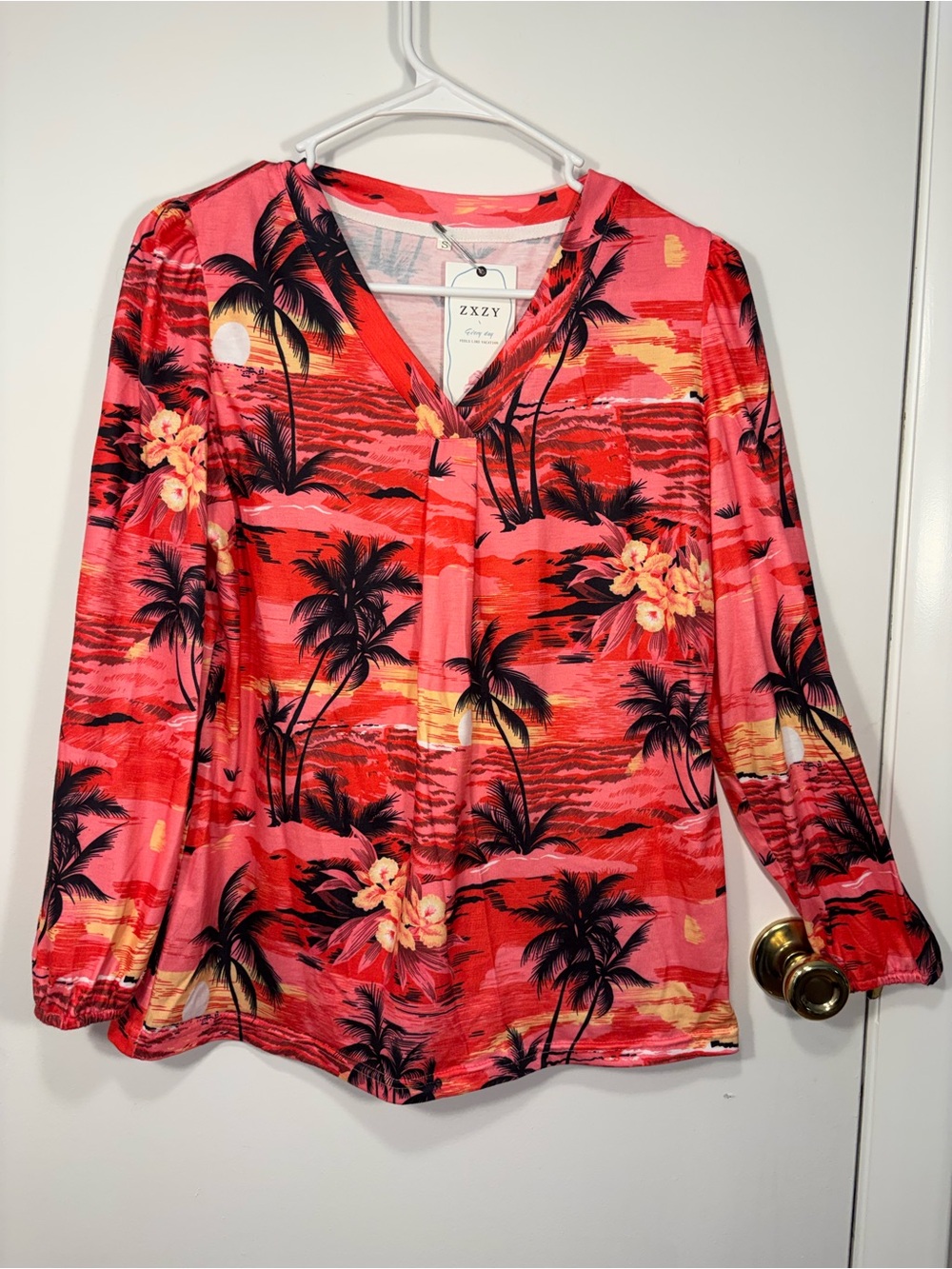 ZXZY Tropical Palm Tree Blouse Size S NWT Pink Sunset Vacation Top